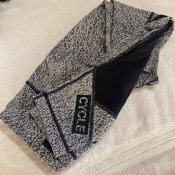 Lululemon Soulcycle leggings - Picture 3 of 9